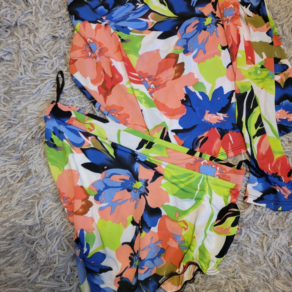 Vibrant Floral Kids Rashguard Set - Picture 3 of 10